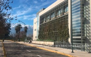 Fotografía del Edificio Ciencias de las Salud UC