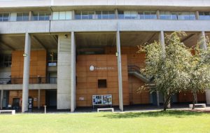 Fotografía de la Facultad de Letras UC
