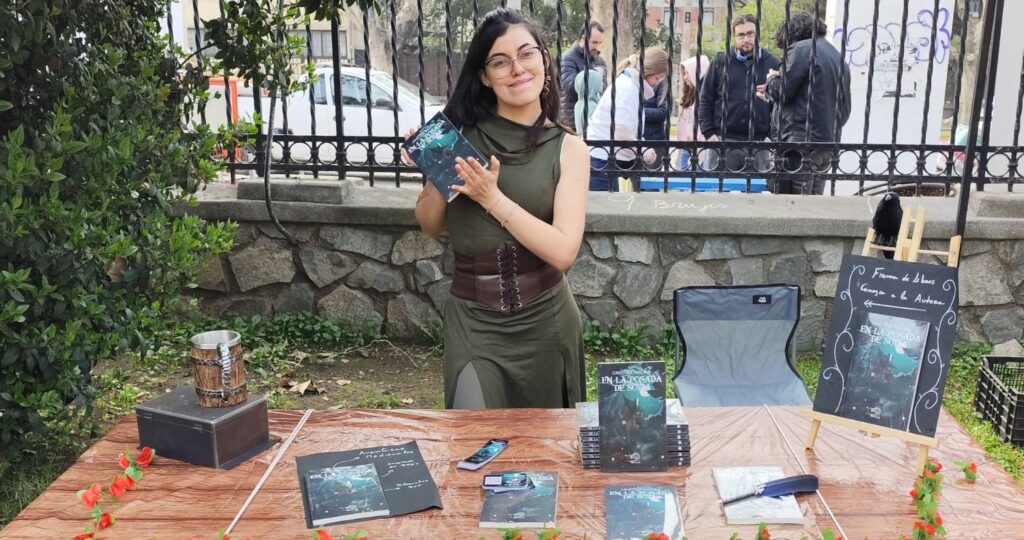 Cristina Molina muestra su Novela 